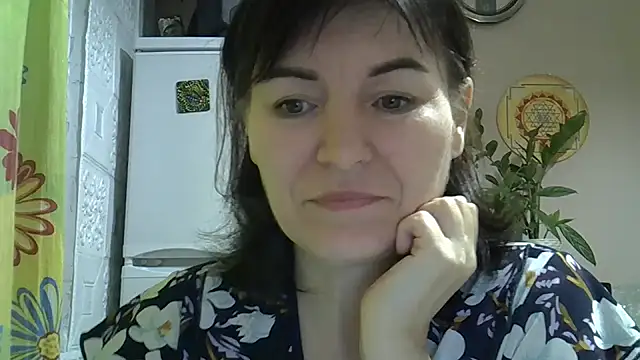 Krystal 82 online show from 11/22/25, 07:35