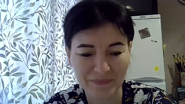 Krystal 82 online show from 12/03/25, 08:34