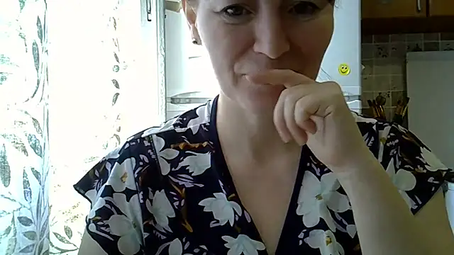 Krystal 82 online show from 04/11/26, 07:45