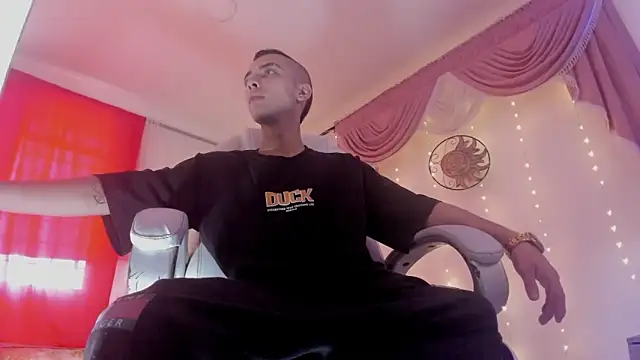 Snapshot of Dereck_Boy8 chatting on 09/29/25, 09:41 Dereck Boy8 online show from 09/29/25, 09:41