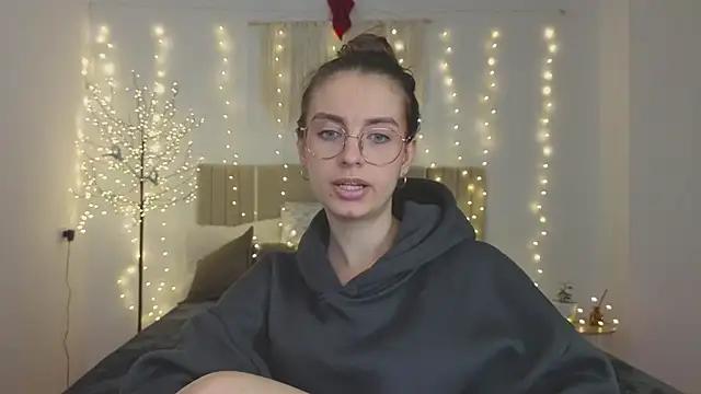 Real cutie1 online show from 12/20/25, 03:08