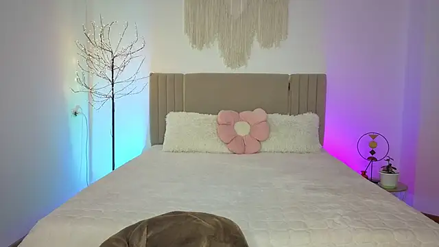 Real cutie1 online show from 02/18/26, 02:13