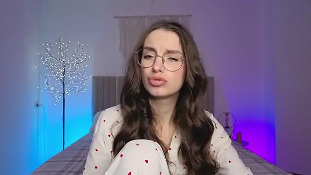 Real cutie1 online show from 03/04/26, 02:01