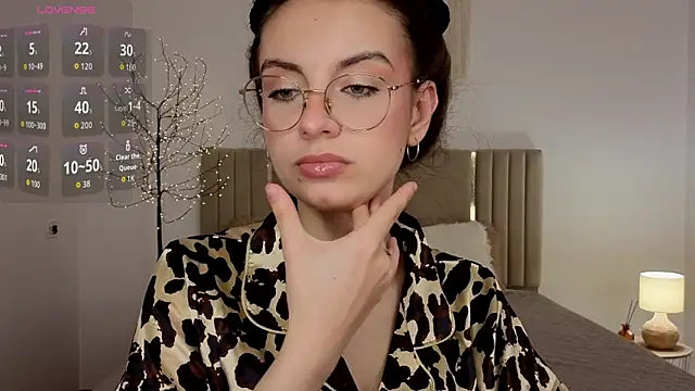 Real cutie1 online show from 07/07/26, 12:42