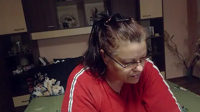 Snapshot of Claudia_71love chatting on 09/15/25, 07:47 Claudia 71love online show from 09/15/25, 07:47