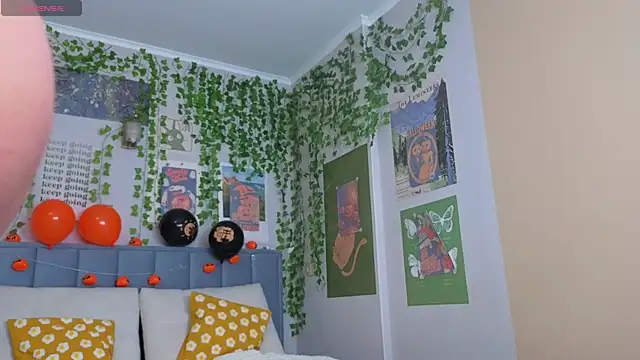 Ashley Pierce online show from 11/03/25, 06:14