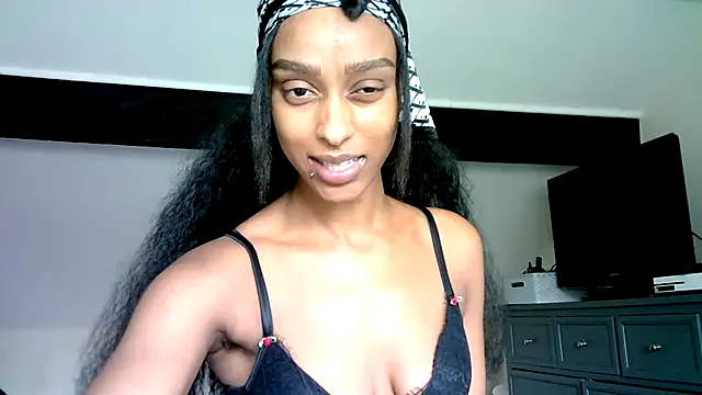 Hazel Dollxx online show from 07/31/26, 12:48
