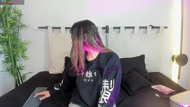 Rachell criss online show from 03/10/26, 04:06