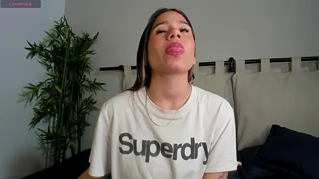 Rachell criss online show from 04/28/26, 04:06