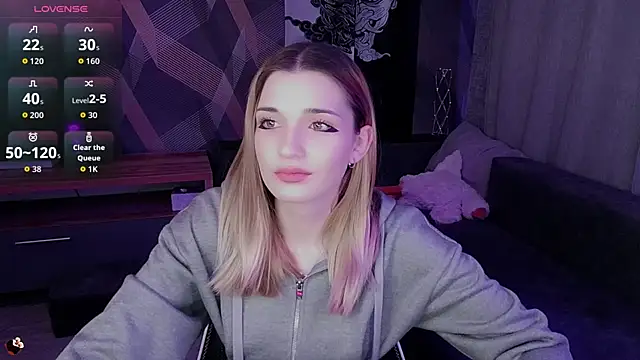 Snapshot of Sandy_Belle chatting on 10/29/25, 06:31 Sandy Belle online show from 10/29/25, 06:31