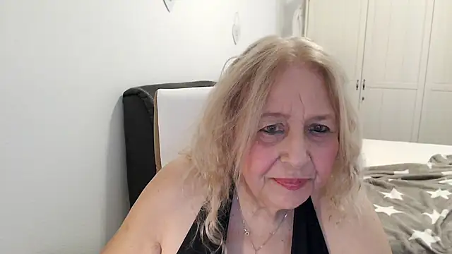 Snapshot of SusiLifeXXX chatting on 06/18/26, 05:28 SusiLifeXXX online show from 06/18/26, 05:28