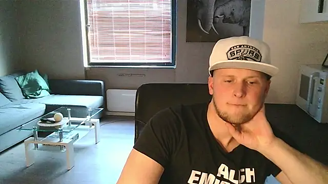 Dartanjanas13 online show from 09/17/25, 03:03