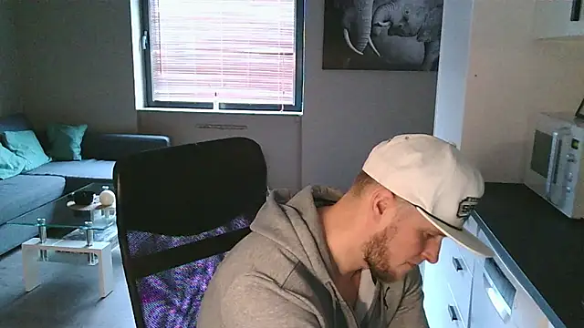 Dartanjanas13 online show from 10/05/25, 10:57