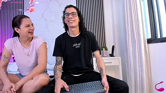 JackAndRosse  online show from 12/02/25, 01:28