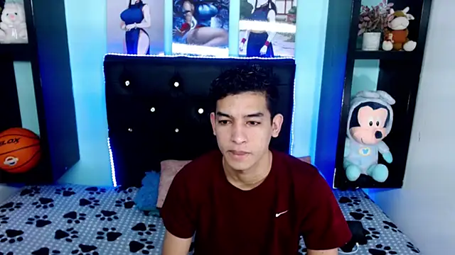 Snapshot of x_oliver_x chatting on 11/03/25, 04:36 x oliver x online show from 11/03/25, 04:36