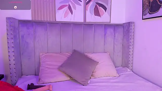 Seshat Hitt online show from 09/27/25, 03:00