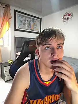 Justin trevor1 online show from 06/13/26, 03:54