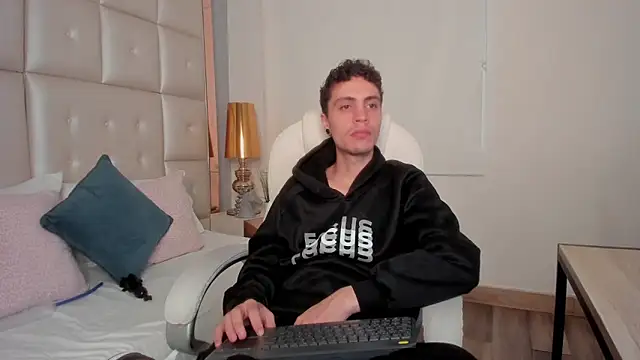 Snapshot of dark_sun302 chatting on 09/28/25, 08:58 dark sun302 online show from 09/28/25, 08:58