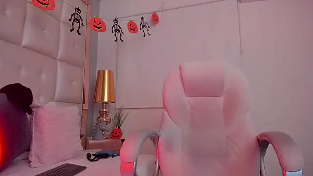 Snapshot of dark_sun302 chatting on 10/24/25, 03:25 dark sun302 online show from 10/24/25, 03:25