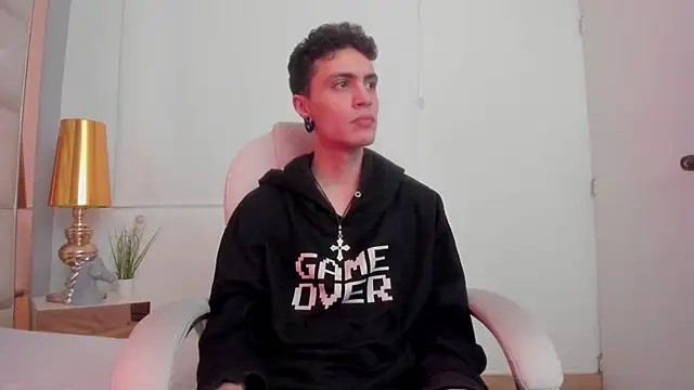 Snapshot of dark_sun302 chatting on 11/19/25, 09:37 dark sun302 online show from 11/19/25, 09:37