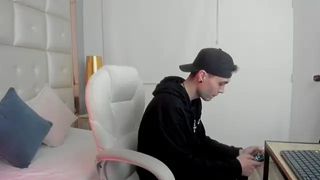 dark sun302 online show from 12/20/25, 04:41