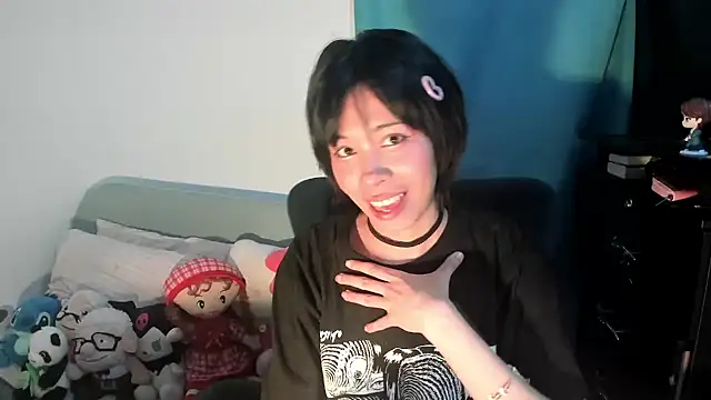 Snapshot of dolliette24 chatting on 09/18/25, 12:23 dolliette24 online show from 09/18/25, 12:23