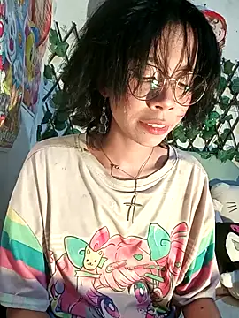 Snapshot of dolliette24 chatting on 12/19/25, 03:24 dolliette24 online show from 12/19/25, 03:24