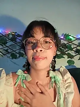 Snapshot of dolliette24 chatting on 06/03/26, 03:53 dolliette24 online show from 06/03/26, 03:53