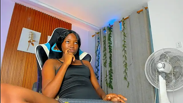 Evaa 18 online show from 01/13/26, 05:18