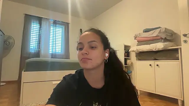Maia Park online show from 05/10/26, 03:50