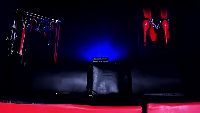 isabellestone online show from 12/04/25, 11:02