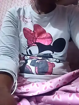 Snapshot of Reeta-rani chatting on 11/14/25, 04:00 Reeta-rani online show from 11/14/25, 04:00