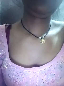 Snapshot of Reeta-rani chatting on 11/18/25, 12:05 Reeta-rani online show from 11/18/25, 12:05