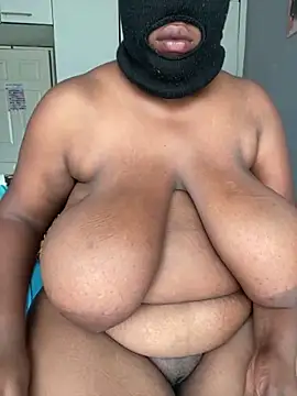 curvywithbigtitties online show from 04/23/26, 06:03