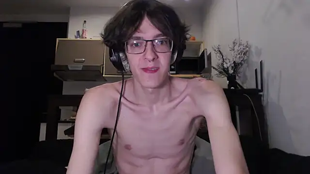 Snapshot of LovesomeCookie chatting on 10/15/25, 07:14 LovesomeCookie online show from 10/15/25, 07:14