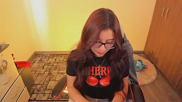 Snapshot of Verolake chatting on 11/03/25, 06:42 Verolake online show from 11/03/25, 06:42