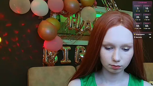 FoxyMira online show from 06/18/26, 05:28