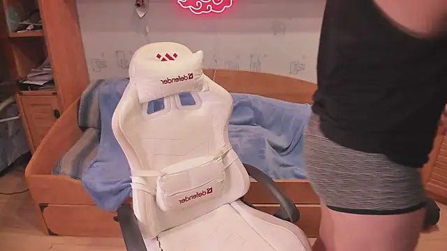 Snapshot of Dexter_Bennett chatting on 03/18/26, 05:38 Dexter Bennett online show from 03/18/26, 05:38