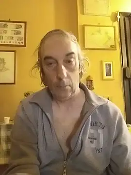 Snapshot of bi_dare chatting on 04/01/26, 10:49 bi dare online show from 04/01/26, 10:49