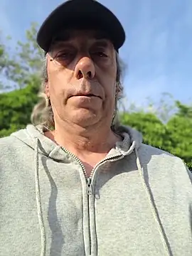 Snapshot of bi_dare chatting on 04/14/26, 04:24 bi dare online show from 04/14/26, 04:24