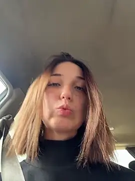 Snapshot of DollyTall chatting on 10/11/25, 08:46 DollyTall online show from 10/11/25, 08:46