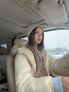 Snapshot of DollyTall chatting on 11/06/25, 08:37 DollyTall online show from 11/06/25, 08:37