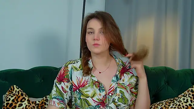 Snapshot of KarenClarks chatting on 09/17/25, 06:31 KarenClarks online show from 09/17/25, 06:31