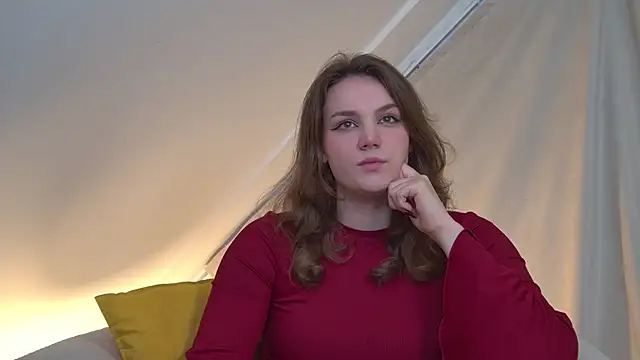 Snapshot of KarenClarks chatting on 09/18/25, 06:32 KarenClarks online show from 09/18/25, 06:32