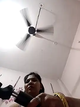 Yourhotsweetgirl online show from 03/12/26, 12:50