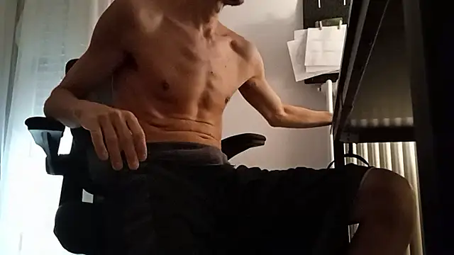 Snapshot of dexter24cm chatting on 09/23/25, 03:48 dexter24cm online show from 09/23/25, 03:48