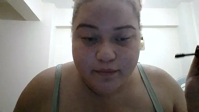 Snapshot of GoddessMocha chatting on 09/18/25, 11:34 GoddessMocha online show from 09/18/25, 11:34