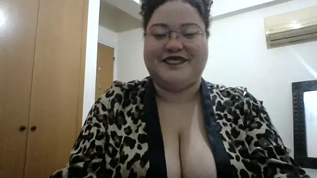 Snapshot of GoddessMocha chatting on 10/12/25, 07:13 GoddessMocha online show from 10/12/25, 07:13