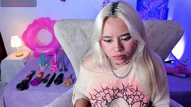 Nataliahenao69 online show from 06/13/26, 02:42