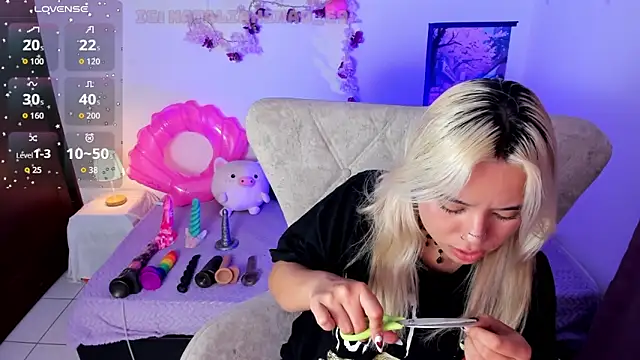 Nataliahenao69 online show from 07/02/26, 04:07